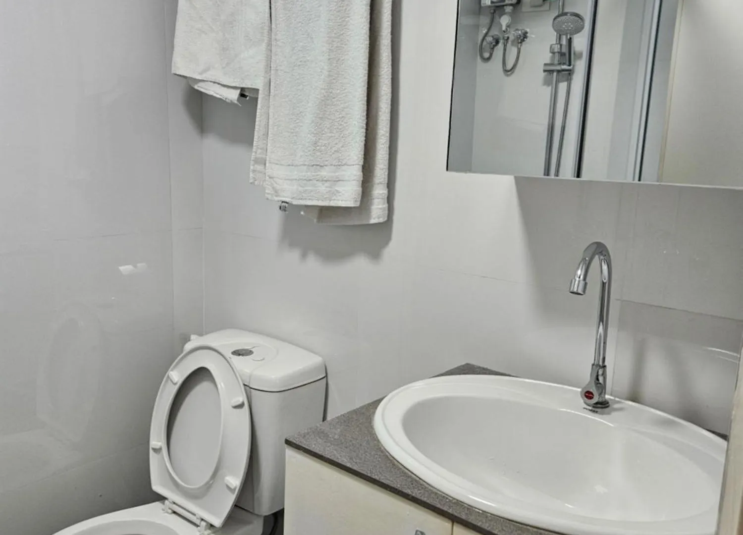 Dolphin 118 Apart'Hotel Paranaque City